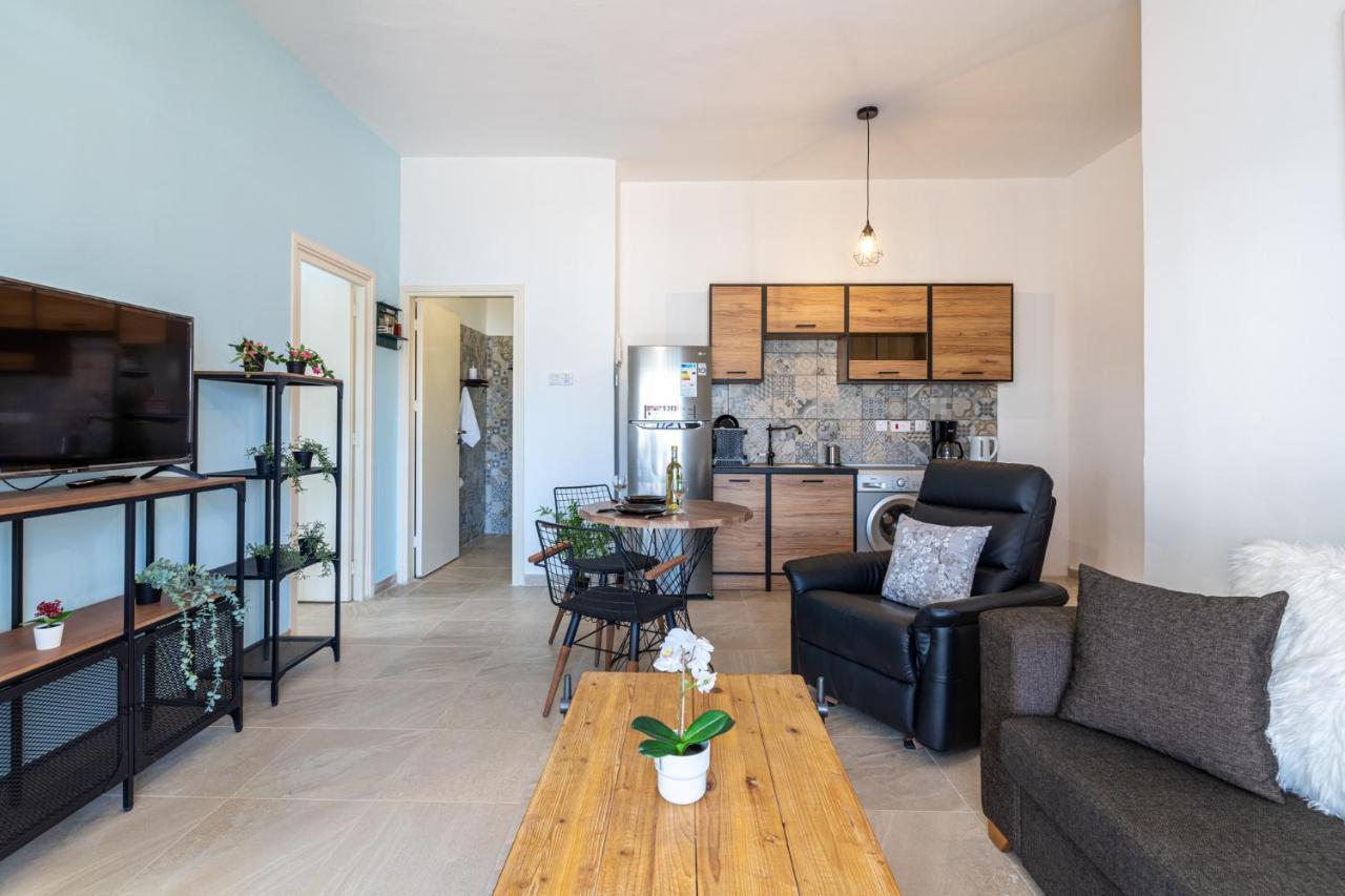 Nala - 2 Bedroom Apartment In Larnaca Exteriör bild