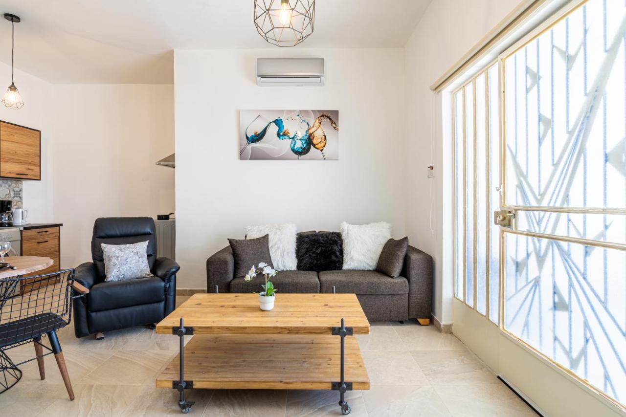 Nala - 2 Bedroom Apartment In Larnaca Exteriör bild